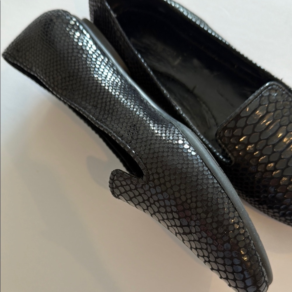 Black Textured Slip-On Women's Flats - Picture 6 of 6